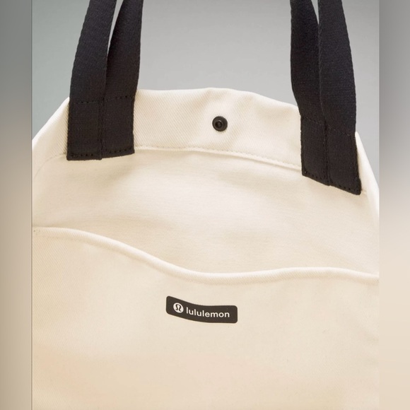 Lululemon NWT Double Handle Canvas Tote Bag 17L Snap Closure Interior Pocket - Picture 3 of 9